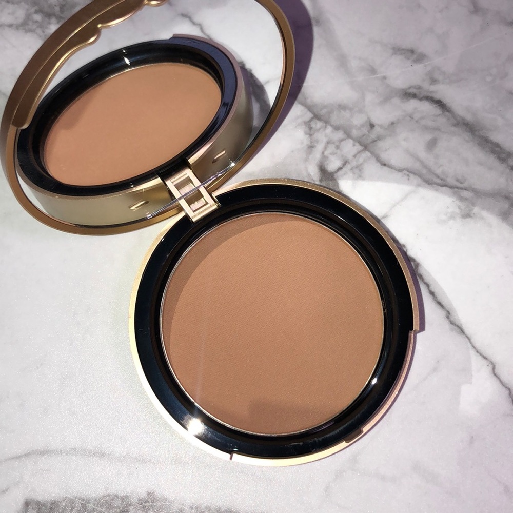 Too faced bronzer - medium deep matte bronzer